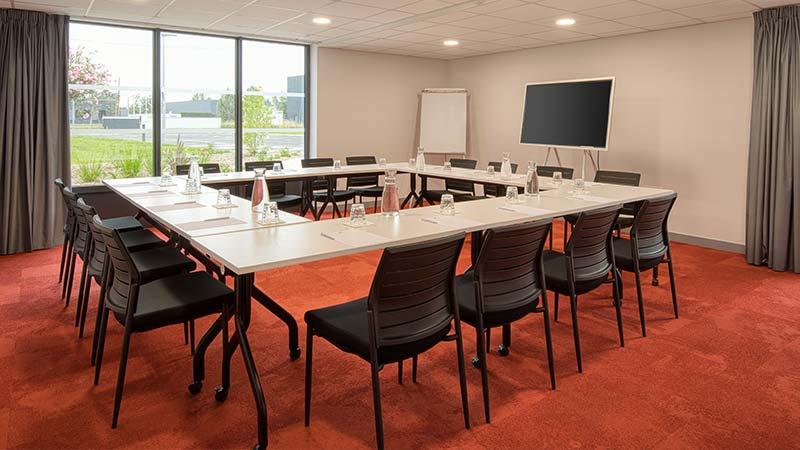 Hotel Sure By Western Les Portes De Montauban