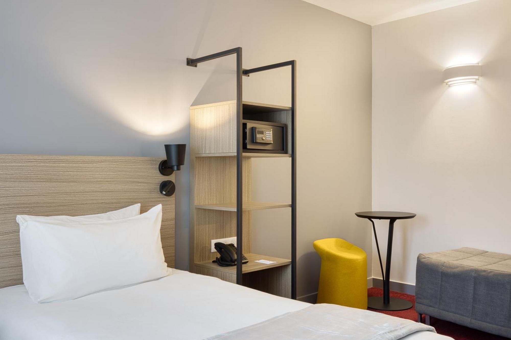Sure By Western Les Portes De 3*