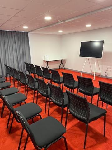 Sure By Western Les Portes De Hotel Montauban