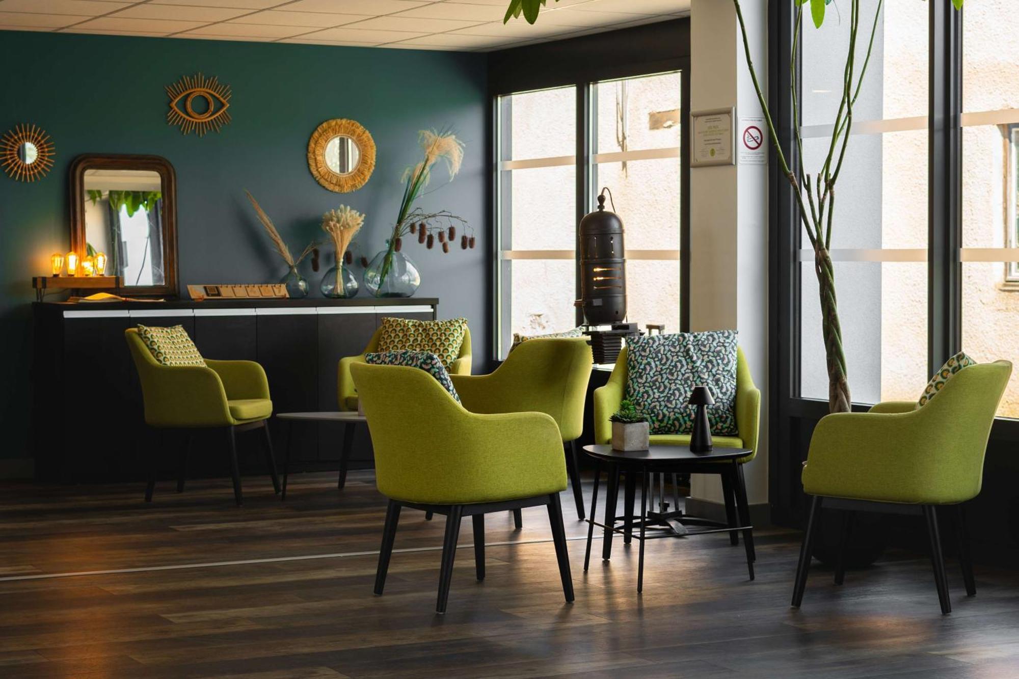 Sure By Western Les Portes De